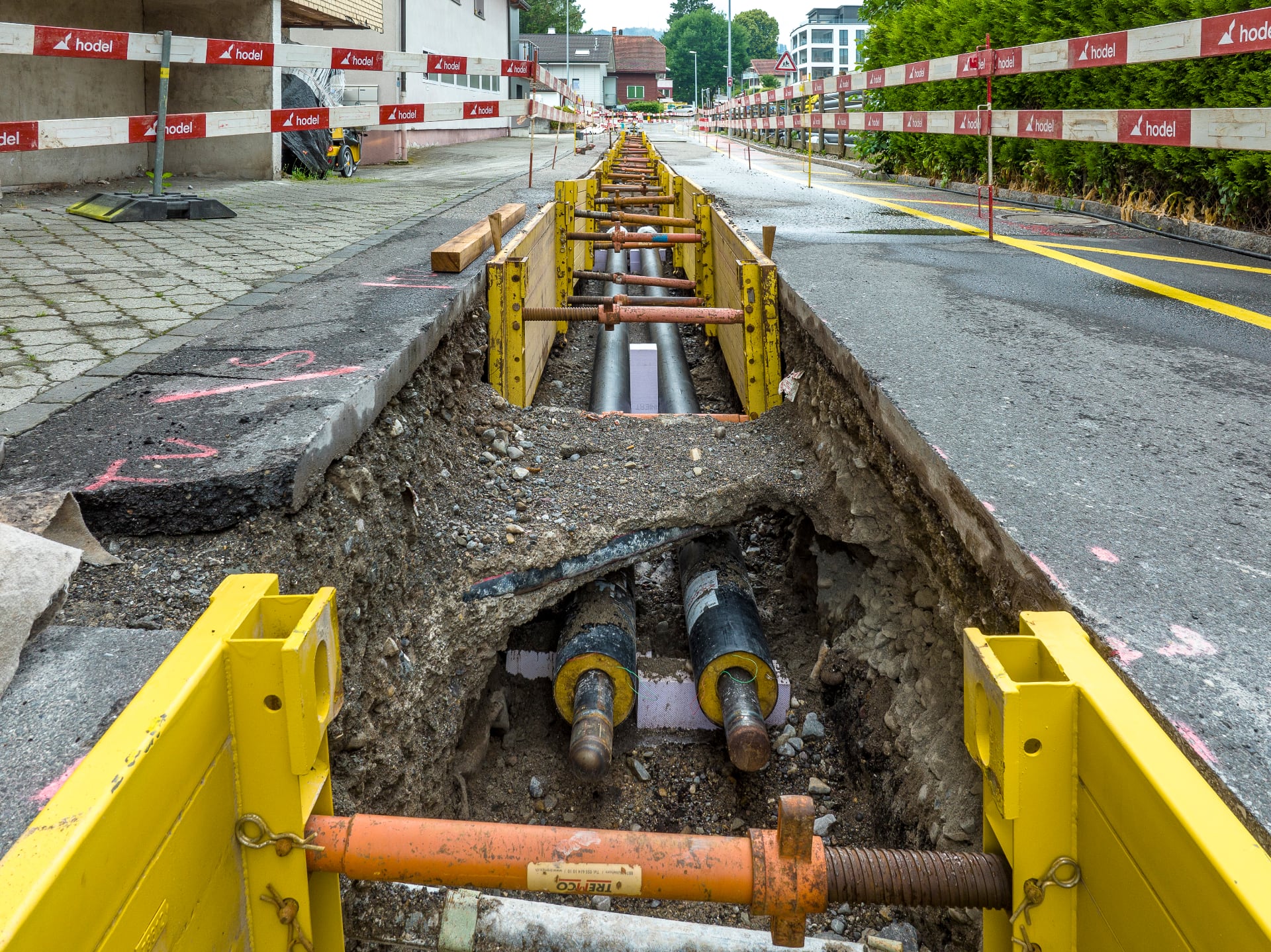Bauarbeiten Verlegung Fernwärme Leitungen